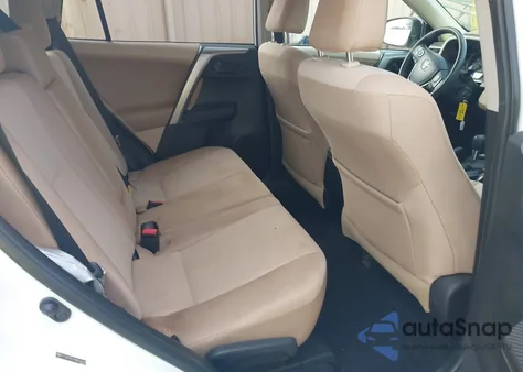 2013 Toyota Rav4 Le z USA, uszkodzony, nr VIN 2T3BFREV2DW042638